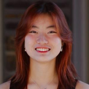 Julia Zheng headshot