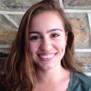 Tori Hall headshot